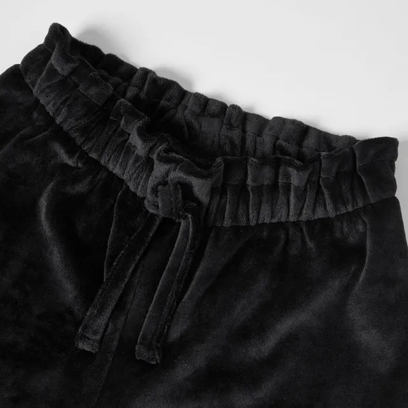 Zara toddler kids / girls black velvet culottes, wide leg stretchy pants - Picture 3 of 3